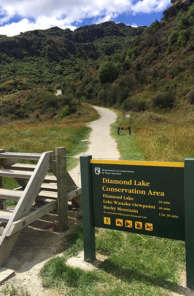diamond-lake-trail-sign