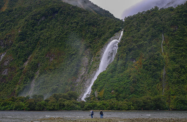 milford-big-waterfall